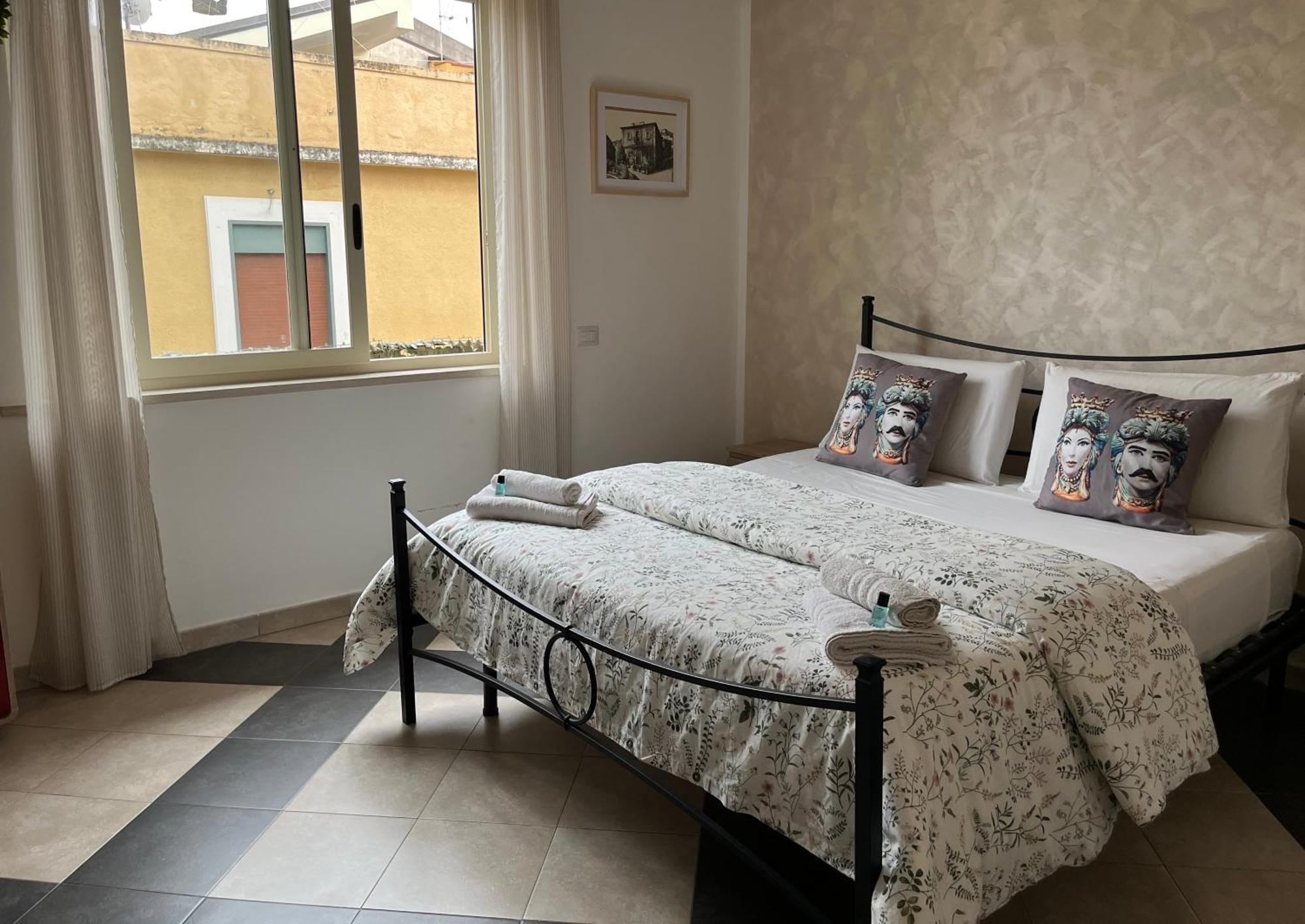 B & B Jasmine Santa Teresa Di Riva Buitenkant foto