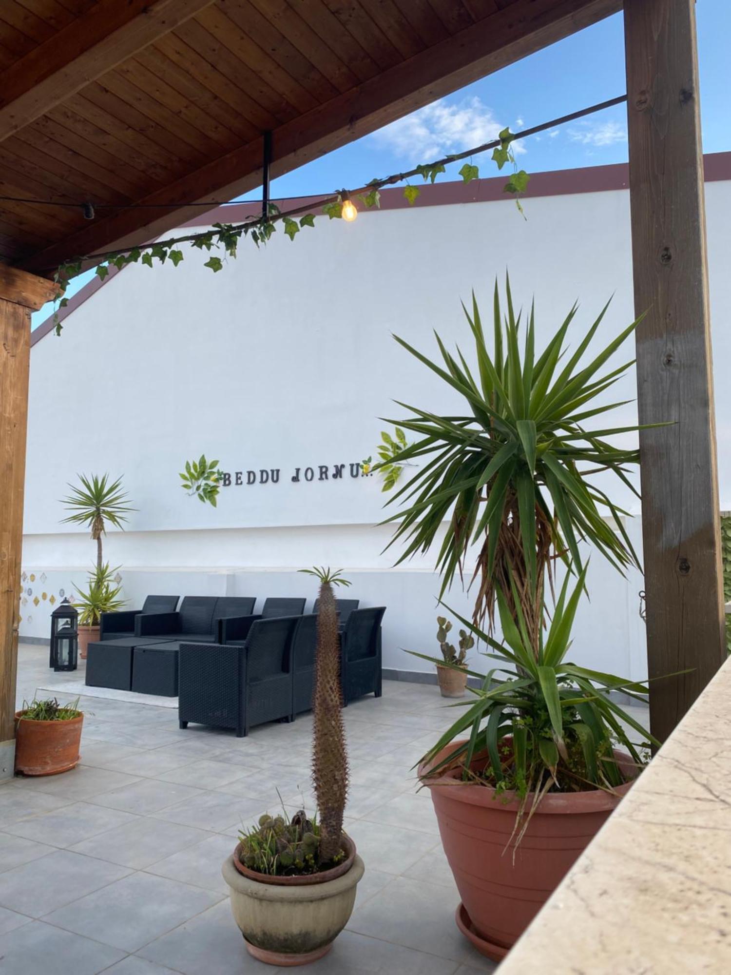 B & B Jasmine Santa Teresa Di Riva Buitenkant foto